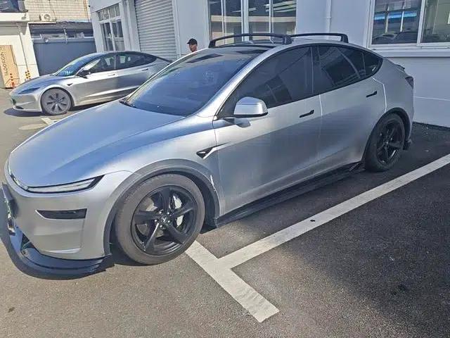 Model Y 2025 Rear-Wheel Drive First Edition