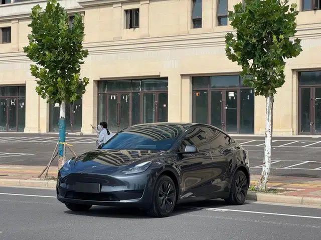 Model Y 2024 Rear-Wheel Drive