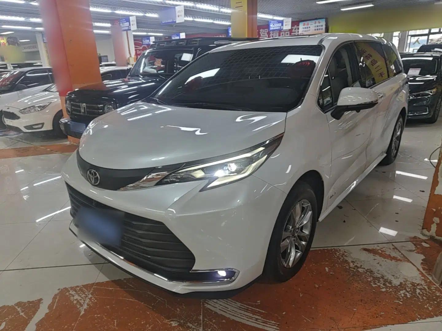 Toyota SIENNA 2024 2.5L Hybrid Comfort Edition — миниатюра 1