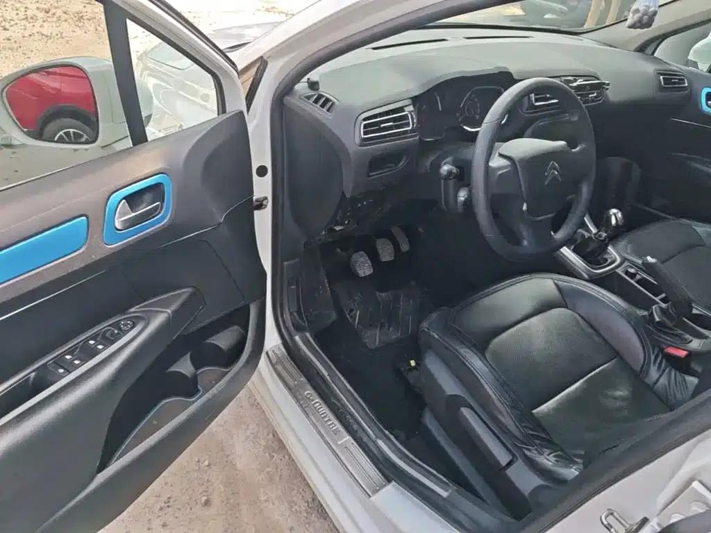 Citroën C4 Sega 2016 1.6L Manual Comfort Edition — миниатюра 16