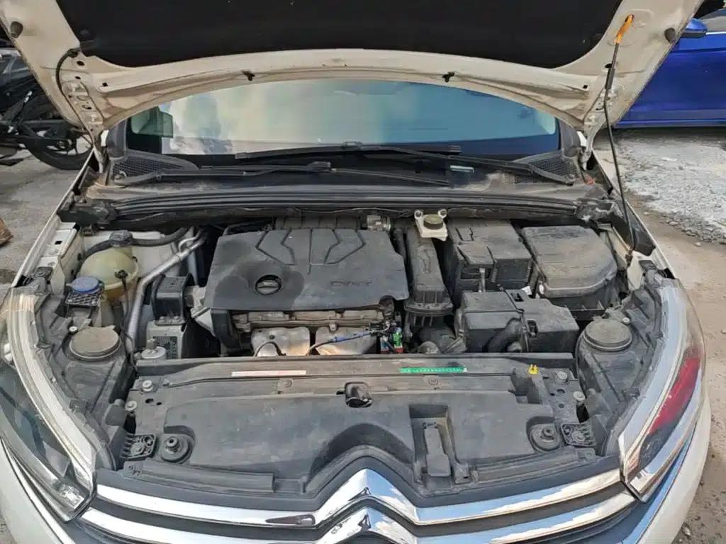 Citroën C4 Sega 2016 1.6L Manual Comfort Edition — миниатюра 20