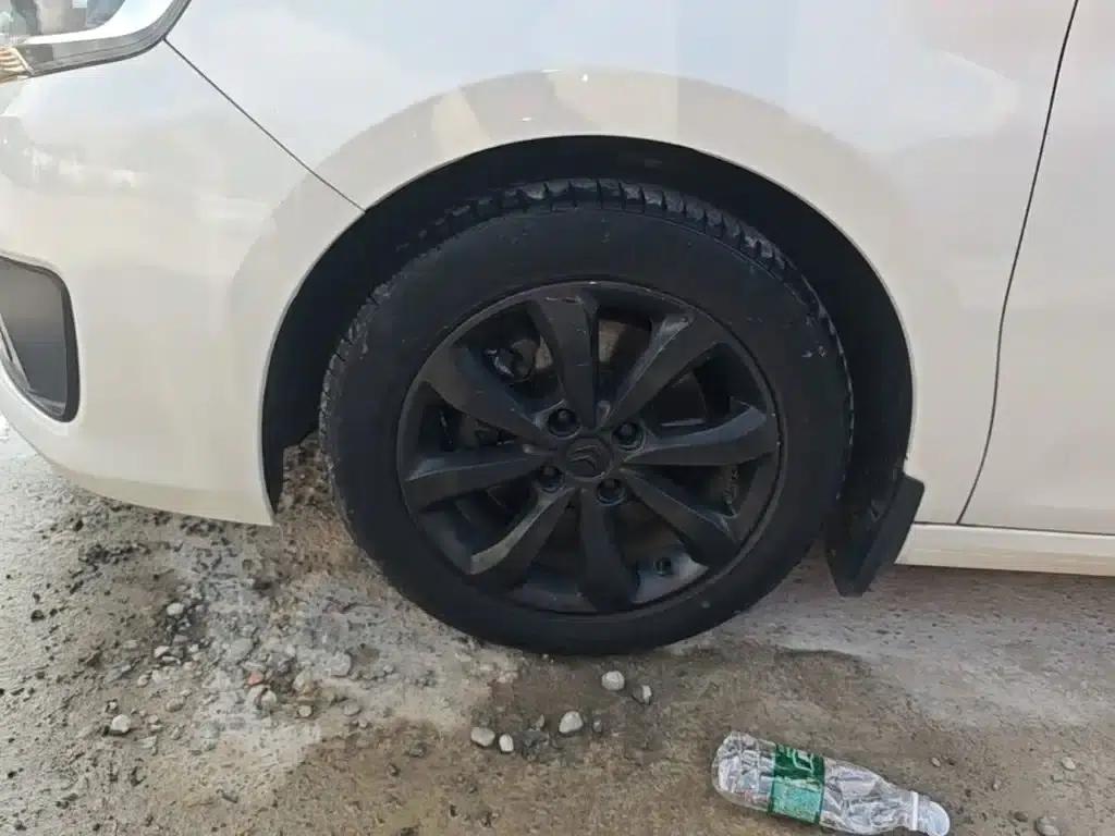 Citroën C4 Sega 2016 1.6L Manual Comfort Edition — миниатюра 23