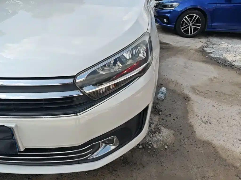 Citroën C4 Sega 2016 1.6L Manual Comfort Edition — миниатюра 24
