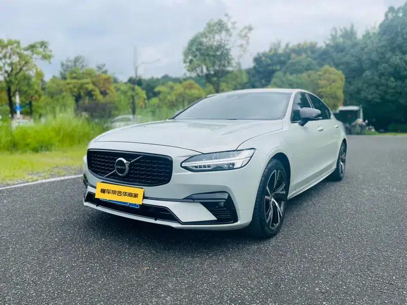 2021 Volvo S90 B5 Smart Sport Edition — миниатюра 1