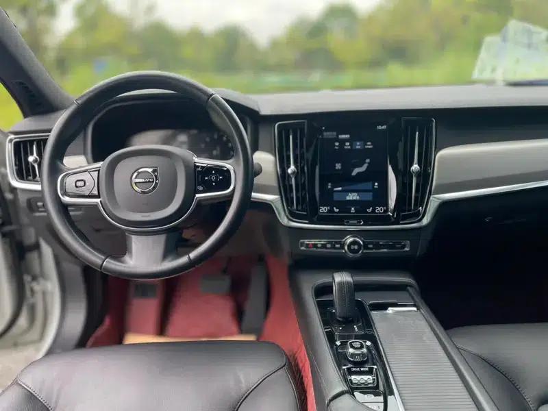 2021 Volvo S90 B5 Smart Sport Edition — миниатюра 32