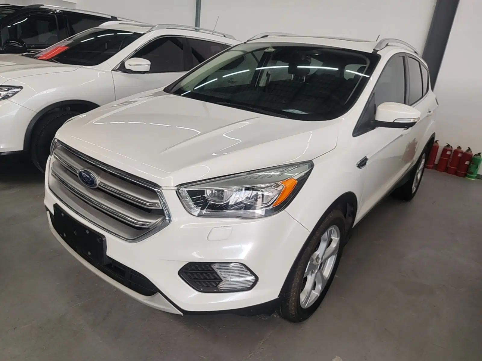 Ford Kuga 2018 Facelifted EcoBoost 180 Two-Wheel Drive Luxury Wing Edition — миниатюра 1