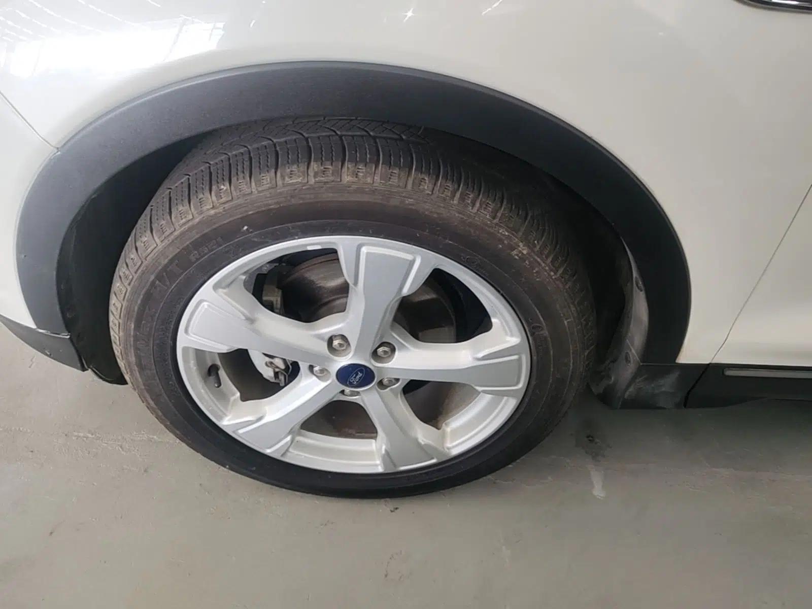 Ford Kuga 2018 Facelifted EcoBoost 180 Two-Wheel Drive Luxury Wing Edition — миниатюра 10