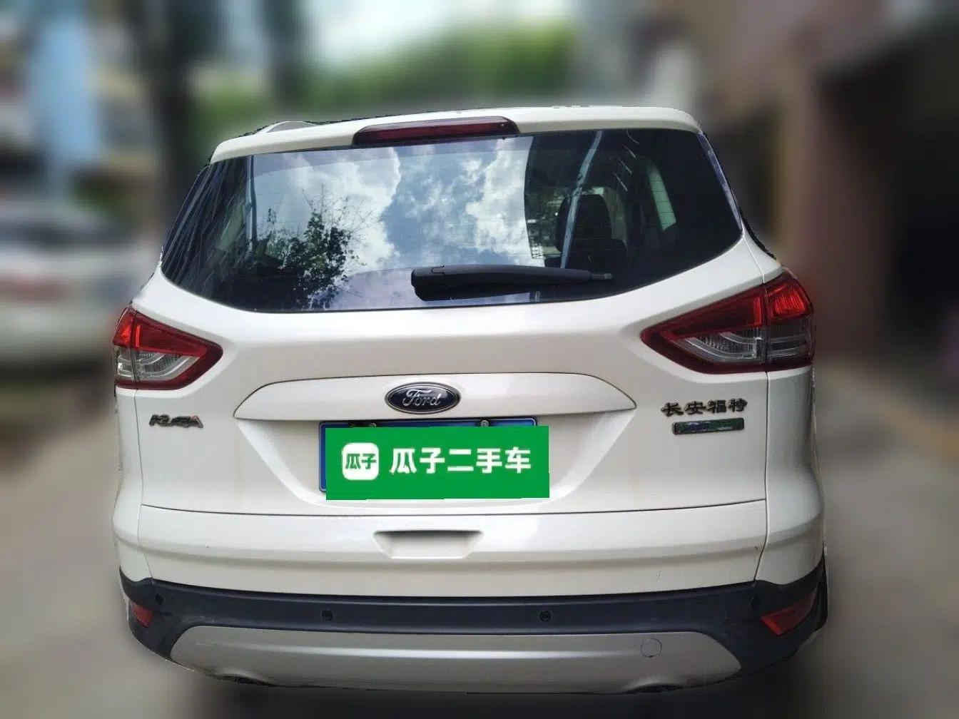 Ford Kuga 2015 1.5L GTDi Two-Wheel-Drive Comfort Model — миниатюра 5