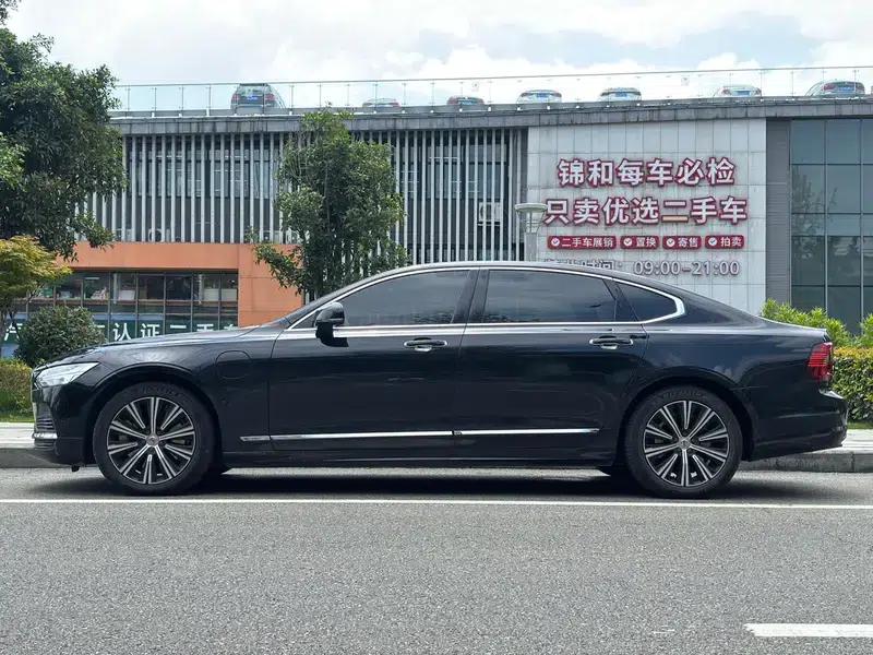 2021 Volvo S90 PHEV T8 E-Drive Hybrid Smart Luxury Edition — миниатюра 4