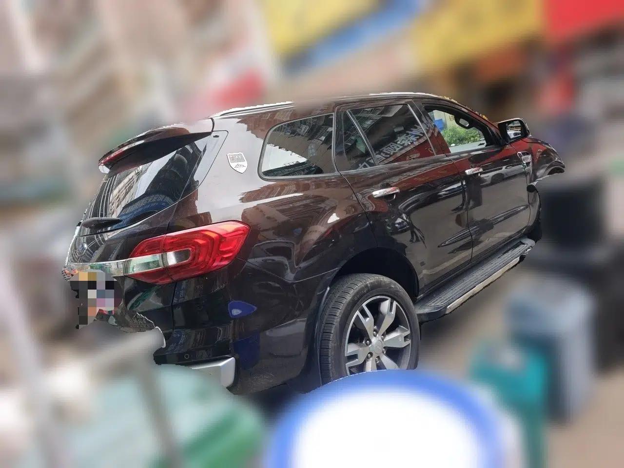 Ford Everest 2016 2.0T Gasoline Automatic 4x4 Flagship Edition — миниатюра 6