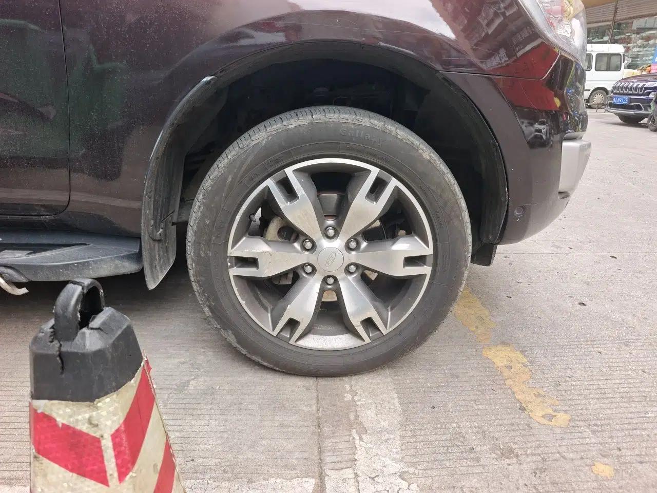 Ford Everest 2016 2.0T Gasoline Automatic 4x4 Flagship Edition — миниатюра 8