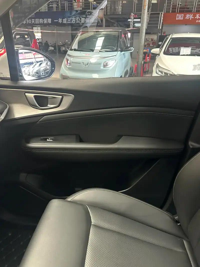 Wuling Jiachen 2022 1.5T CVT Smart Luxury Edition — миниатюра 11