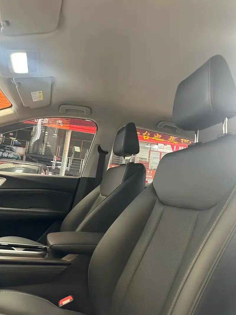 Wuling Jiachen 2022 1.5T CVT Smart Luxury Edition — миниатюра 25