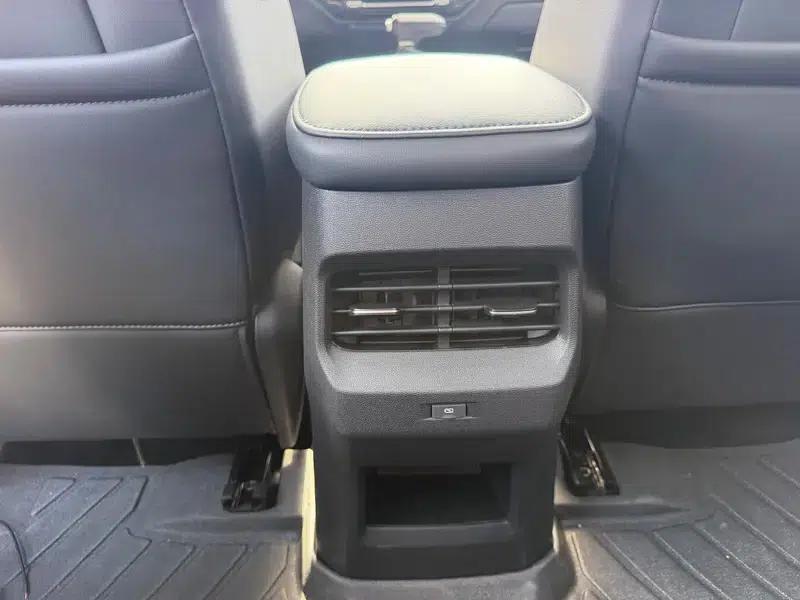 Wuling Jiachen 2022 1.5T CVT Smart Luxury Edition — миниатюра 10