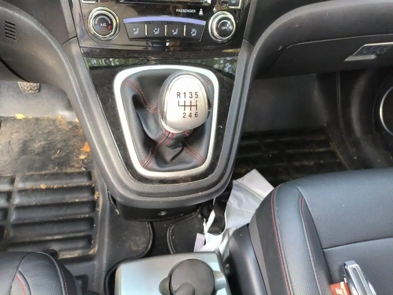 Haval H6 2016 Upgraded Model 1.5T Manual Two-Wheel Drive Urban Version — миниатюра 13