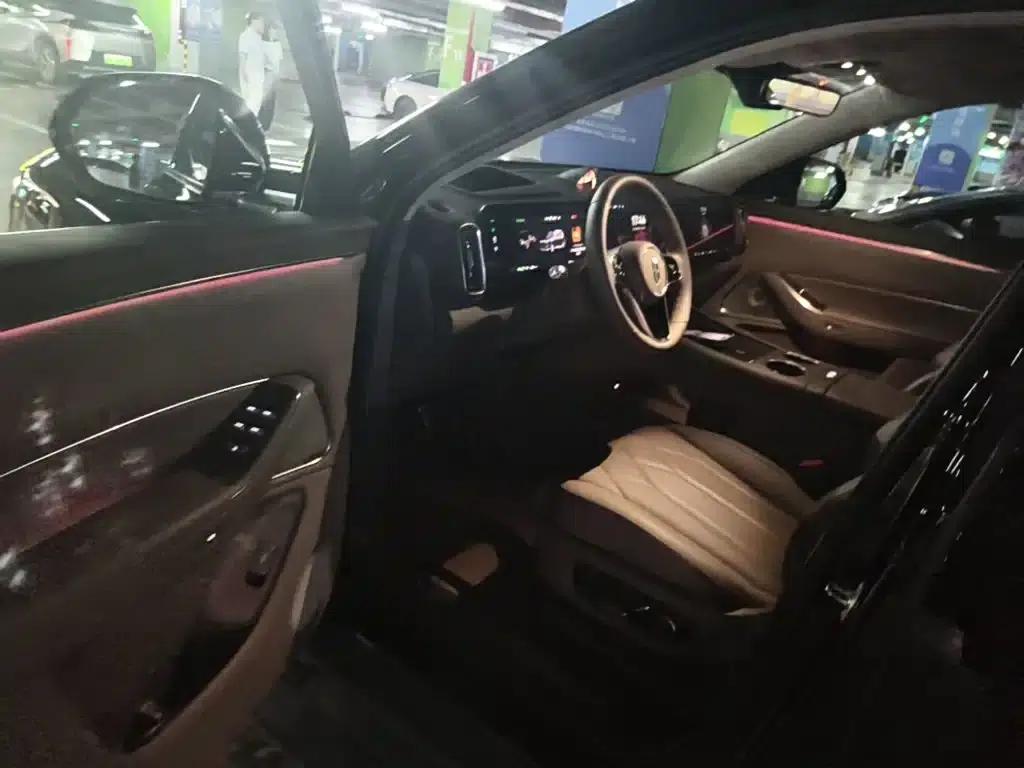 Wenjie M8 2025 Pure Electric Max+ Six-Seat Long Range Version (192-line LiDAR) — миниатюра 23