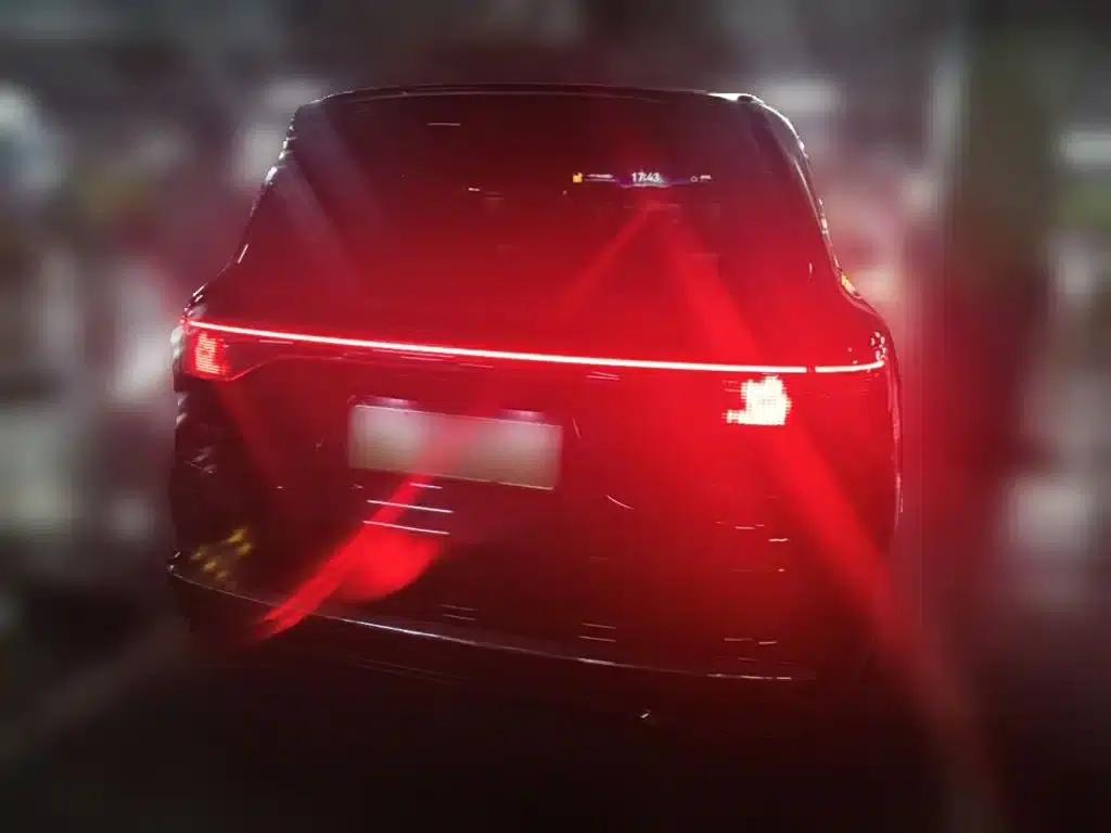 Wenjie M8 2025 Pure Electric Max+ Six-Seat Long Range Version (192-line LiDAR) — миниатюра 10