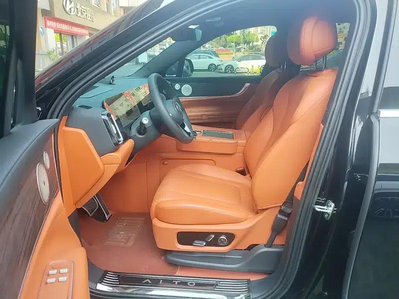 Wenjie M9 2024 Ultra Range Extended 6-Seater — миниатюра 10