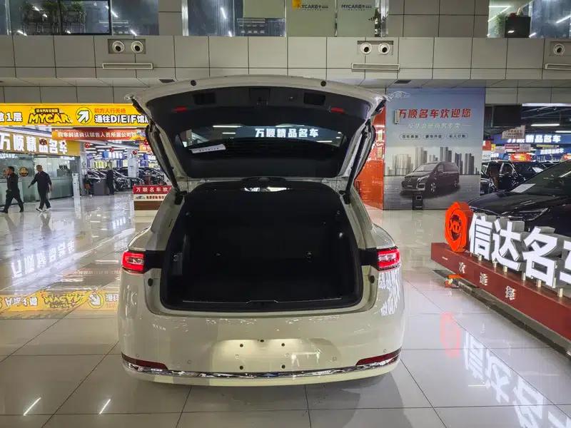 Wenjie M5 2025 Extended Range Ultra 4WD Version — миниатюра 8