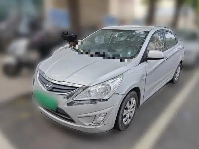 Hyundai Verna (older generation) 2010 Sedan 1.4L Manual Standard GL Model