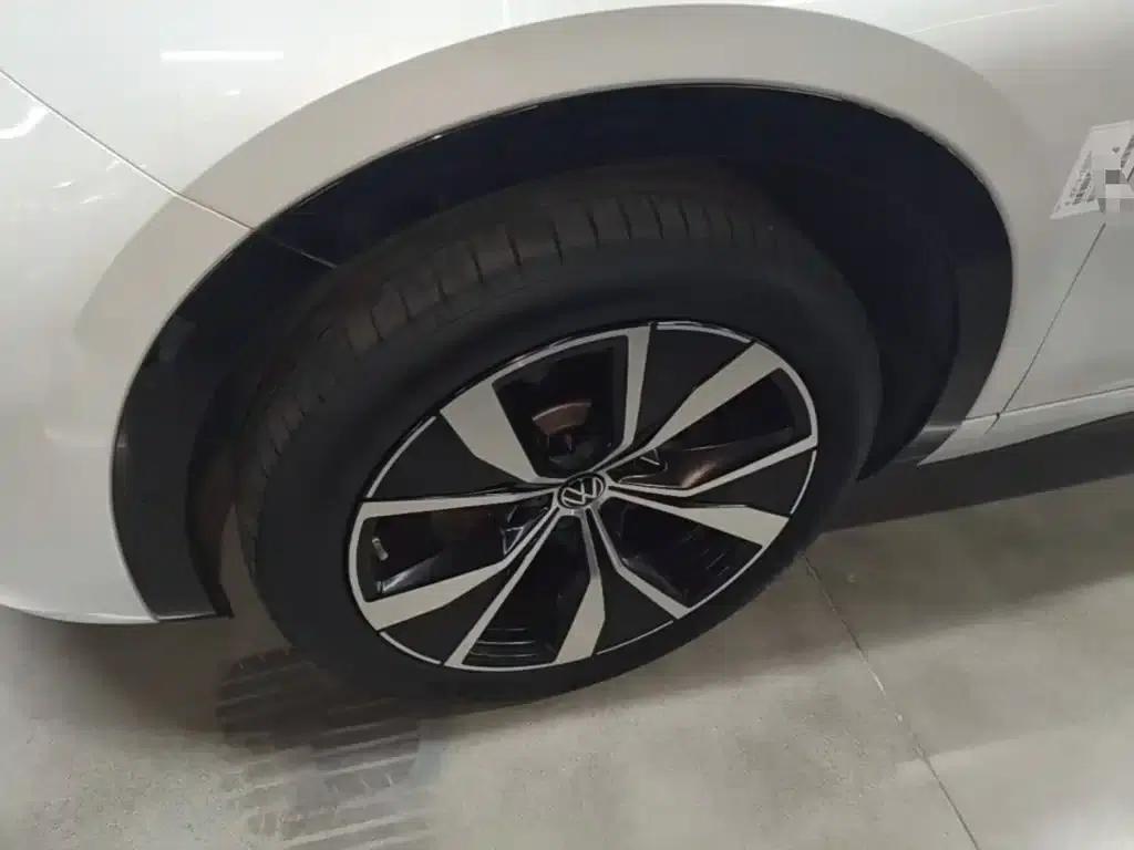 2023 Range Rover 380TSI AWD R-Line Touring Edition — миниатюра 23