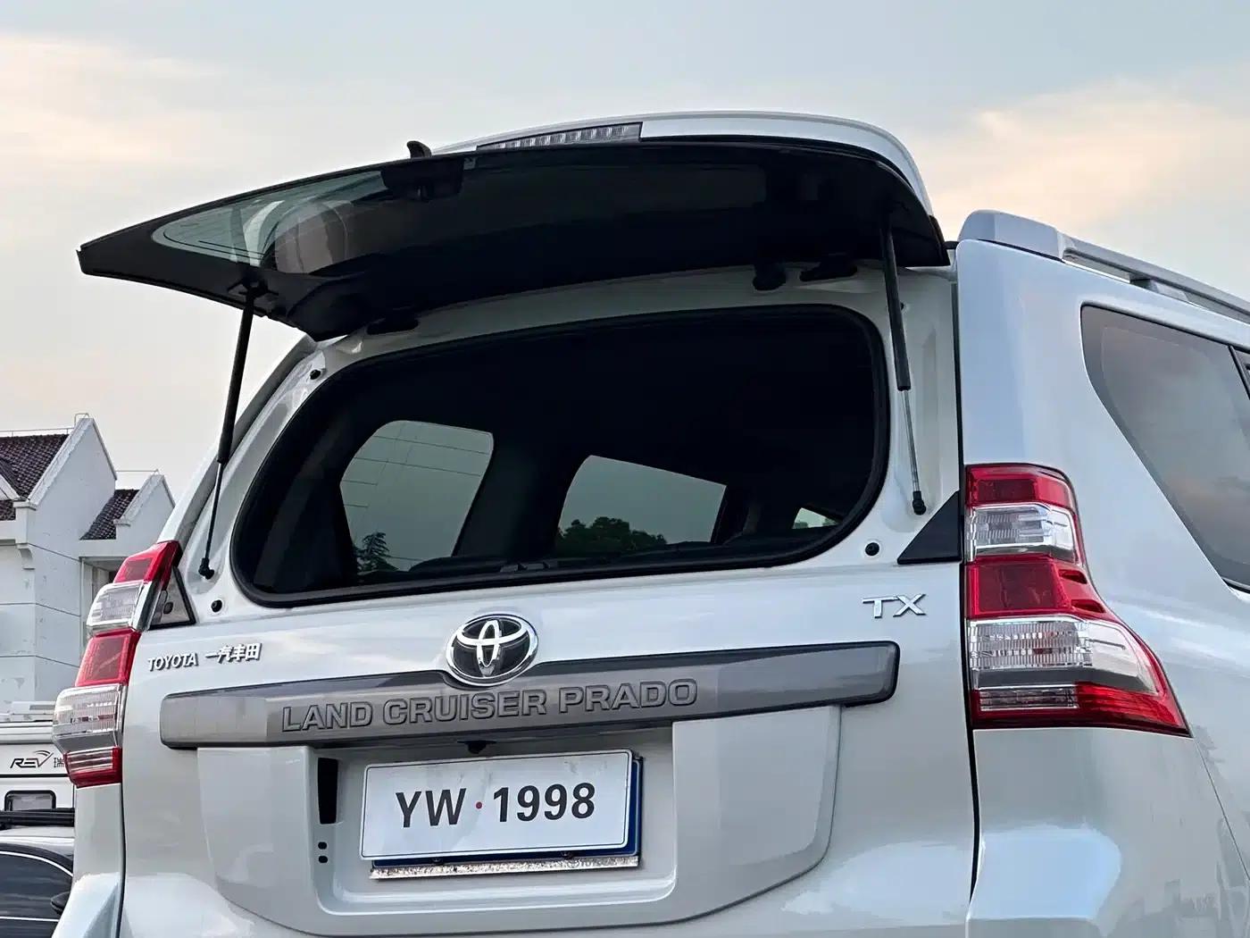 2016 Prado 2.7L Automatic Luxury Edition — миниатюра 10