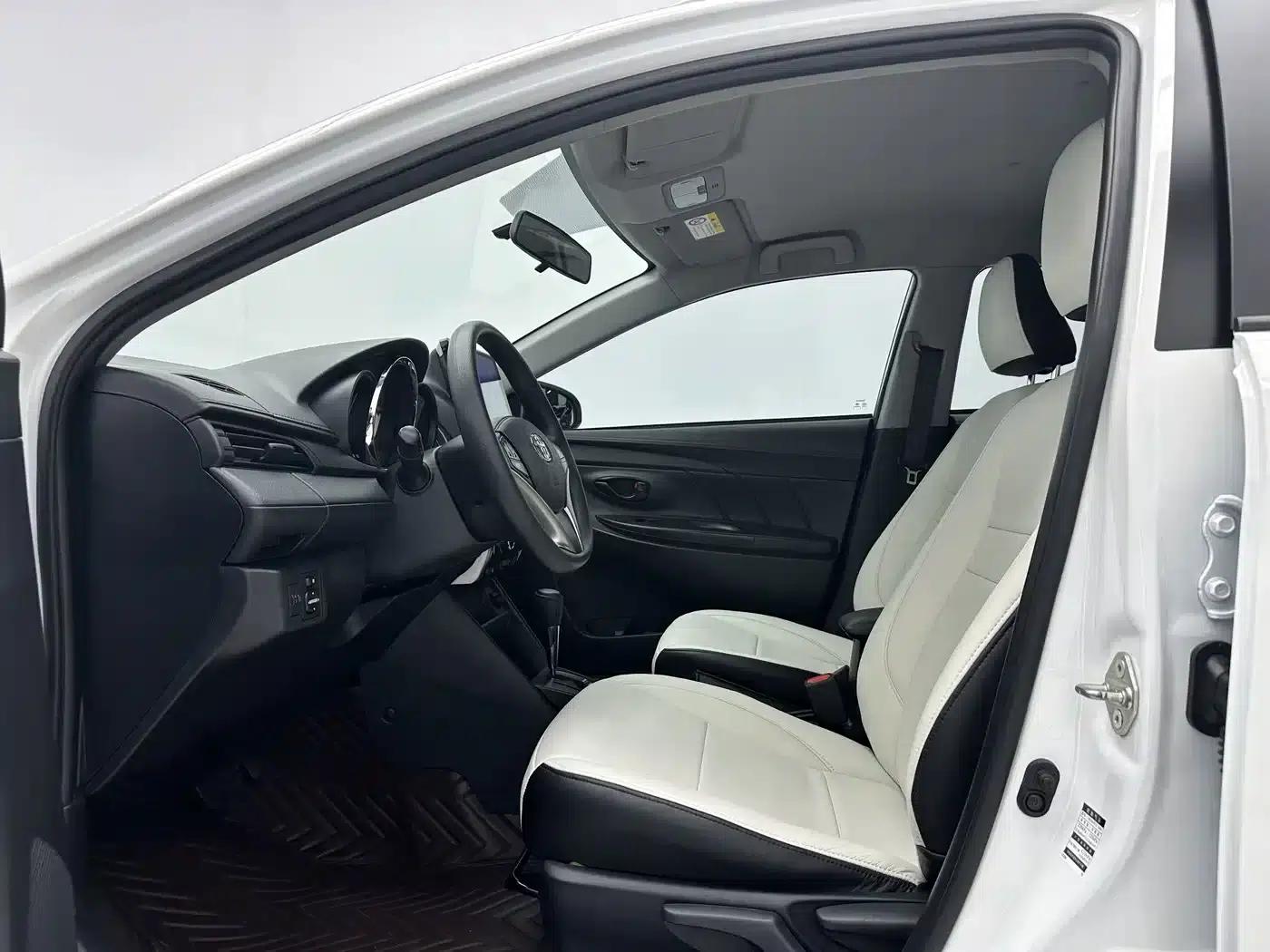 YARiS L 2022 Model YARiS X 1.5L CVT Luxury PLUS Edition — миниатюра 5