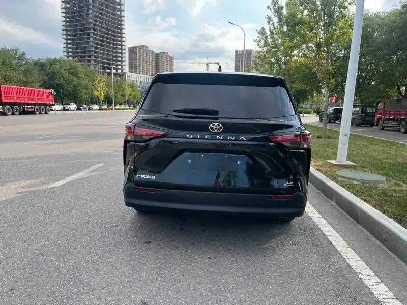 2024 Sena Hybrid 2.5L Comfort Edition — миниатюра 5