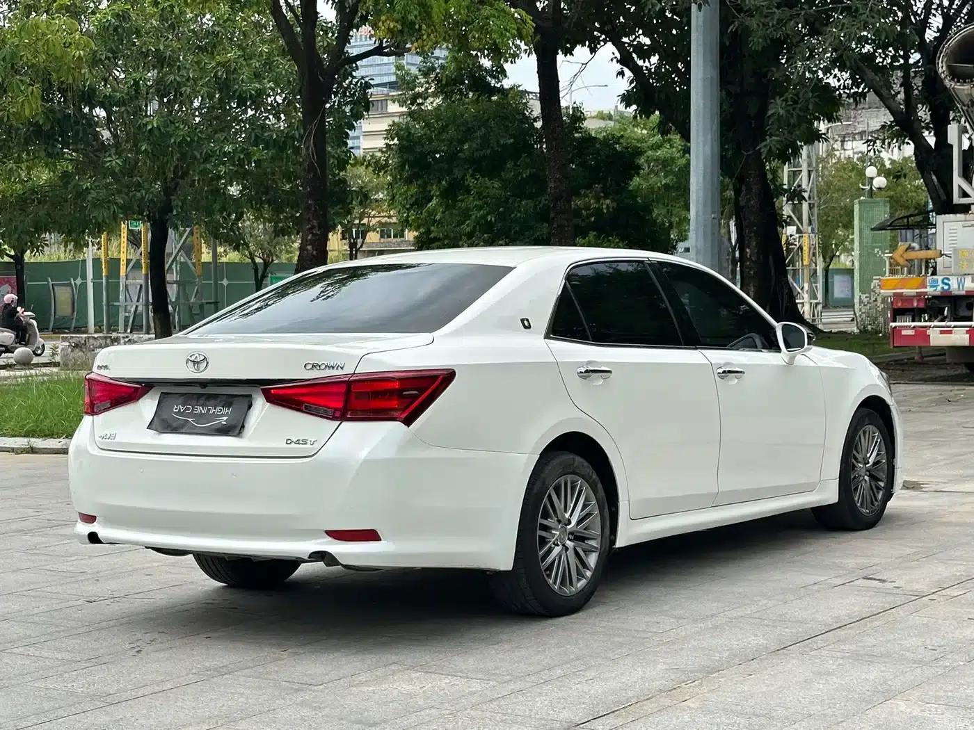 Crown 2017 2.0T Sport Edition — миниатюра 15