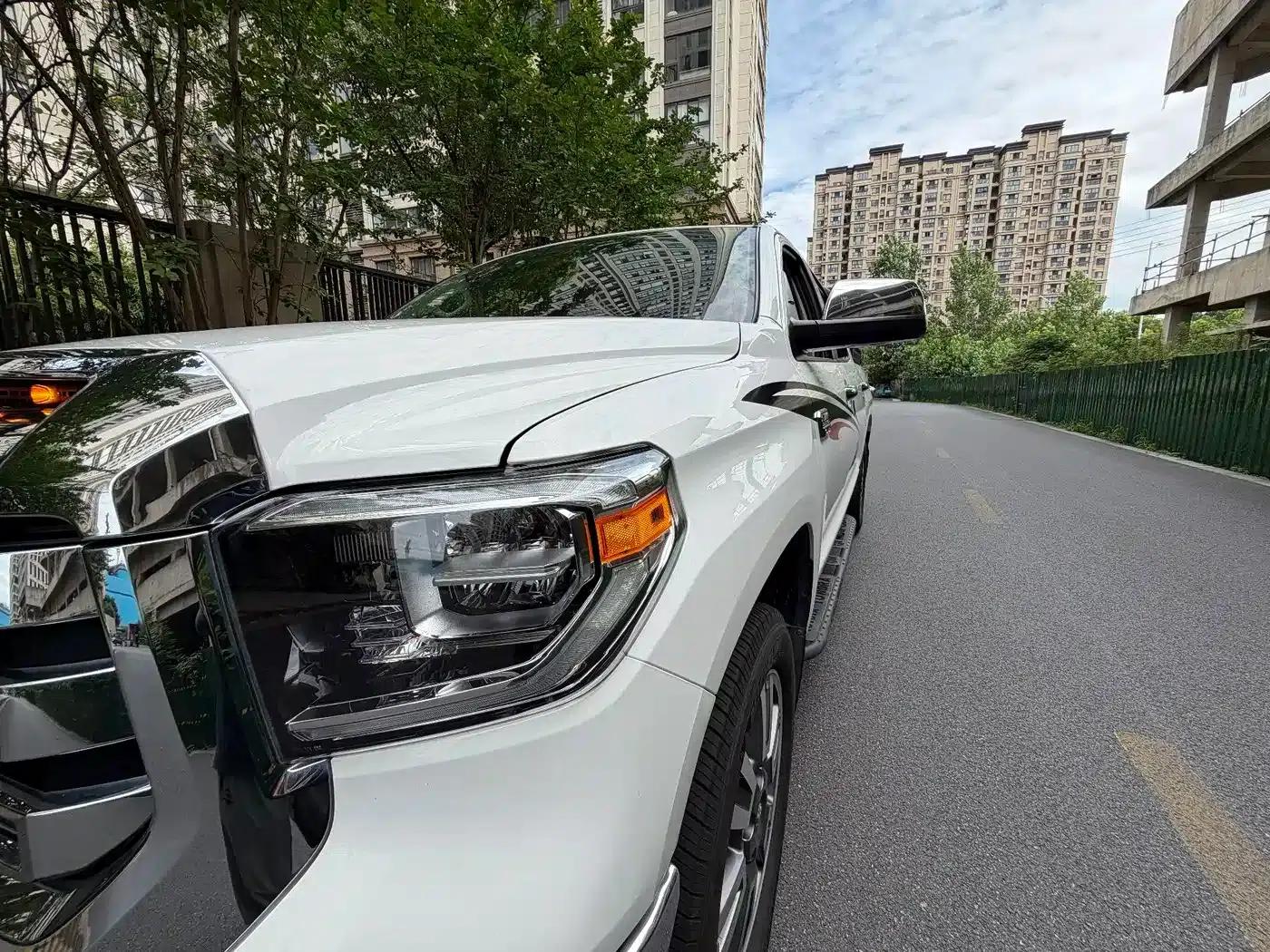 2019 Tundra 5.7L Canadian Spec — миниатюра 8