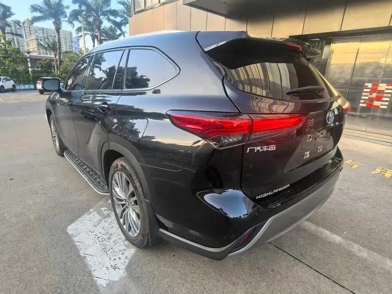 2023 Toyota Highlander Hybrid 2.5L 2WD Premium Edition 7-Seater — миниатюра 4